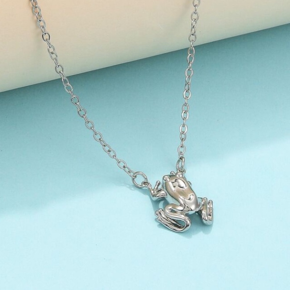Cute silver frog necklace